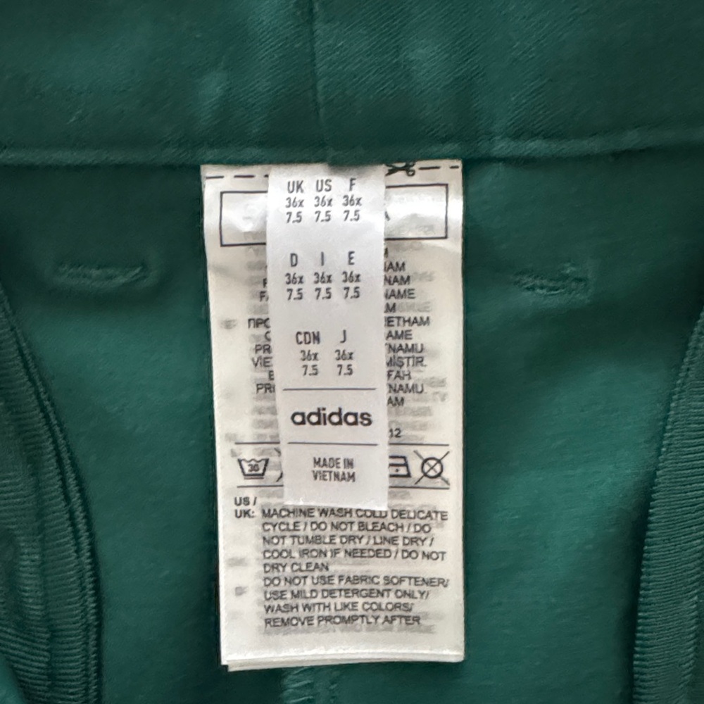 Adidas Men's Shorts NWOT - never worn size 36 - Picture 2 of 7